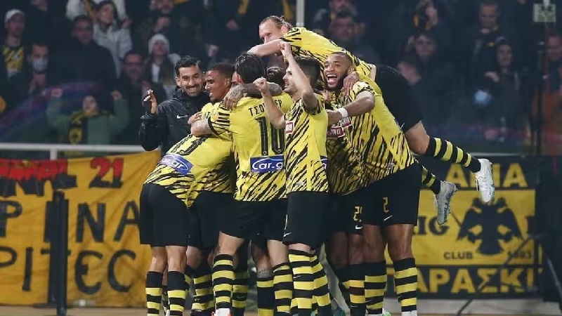 AEK Athens thể hiện sự khó chịu cho đối thủ